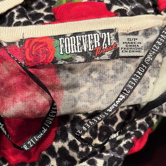 NWOT Leopard & Roses Short Sleeve Dress - Picture 5 of 6